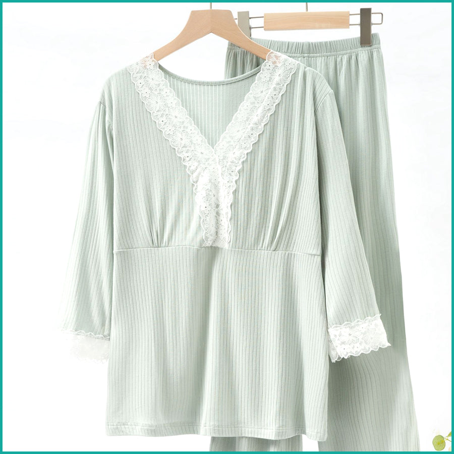 Ladies Loungewear with a Touch of Lace - Green